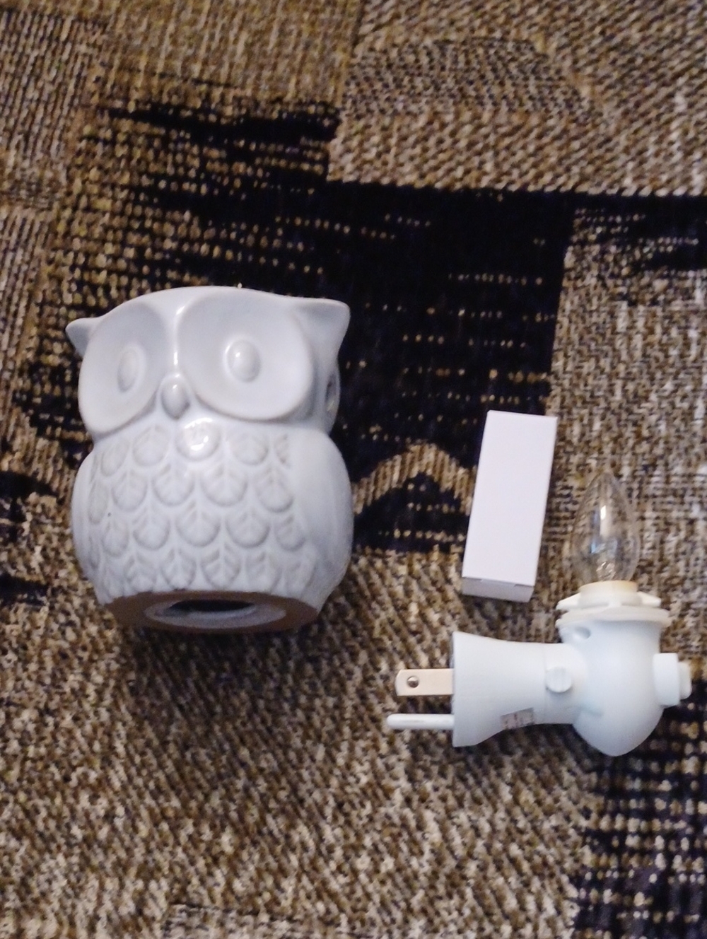 4/$80 White Owl Wax Warmer Night Light With 2 New Bulbs
